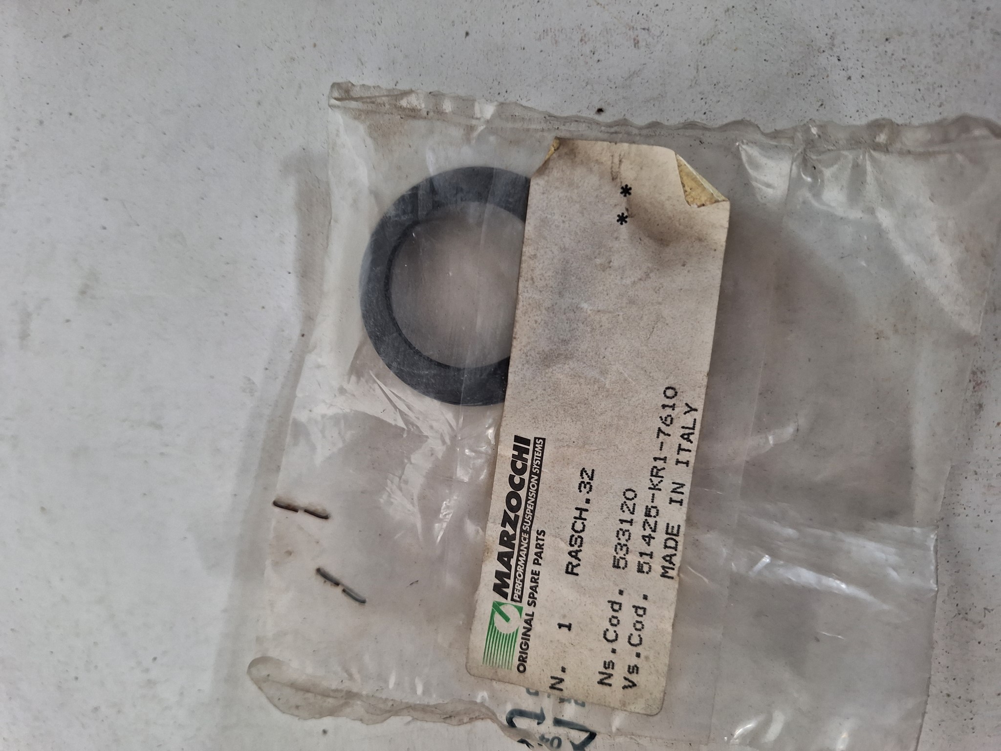 Picture of STAUBDICHTUNG  51425-KR1-761  NS 125 R2J